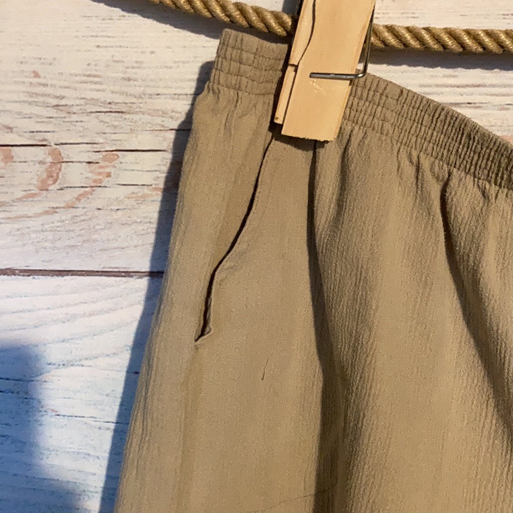 Petite Size 20 Tan Shorts From Blair. Elastic Waistband — image 2 of 3